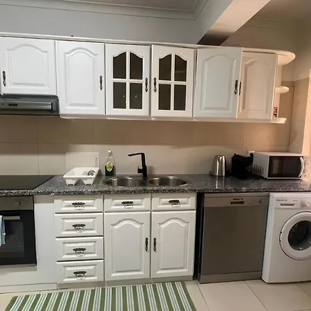 2 Bedroom Flat In - Quality Apartment *