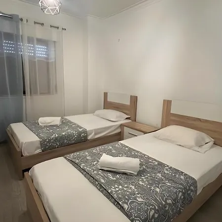 2 Bedroom Flat In - Quality Apartment *